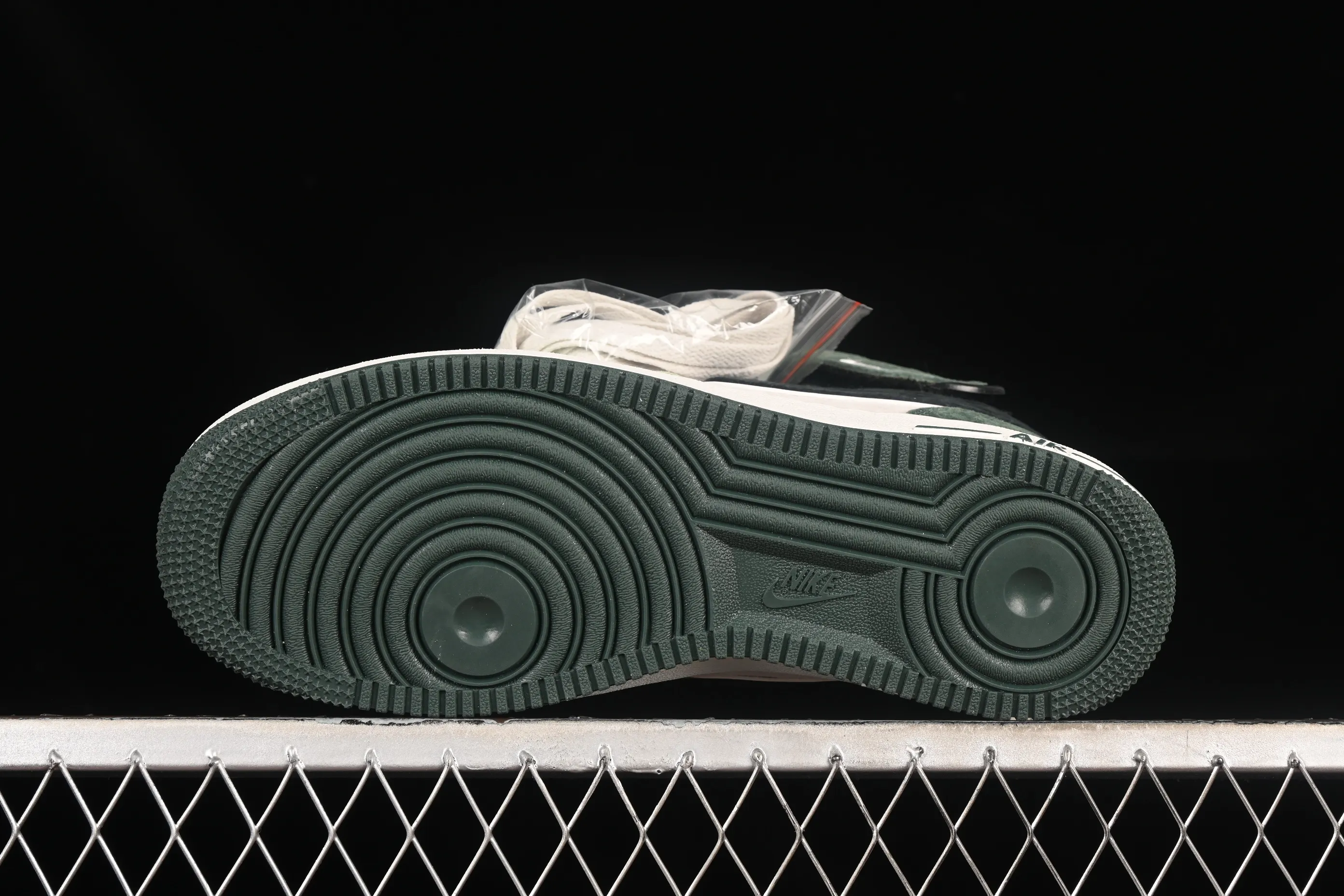 All categories Nk Air Force 1 Air Force series Nk Air Force 1 Mid Air Force mid-top Nk Air Force 1'07 Mid black military green Air Force One mid-top casual sneakers CG9908-103